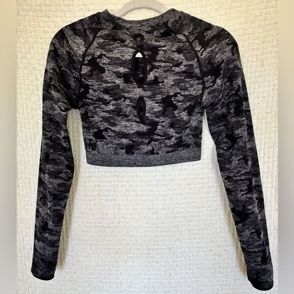 Adapt Seamless Camp Crop✨ - Picture 6 of 11